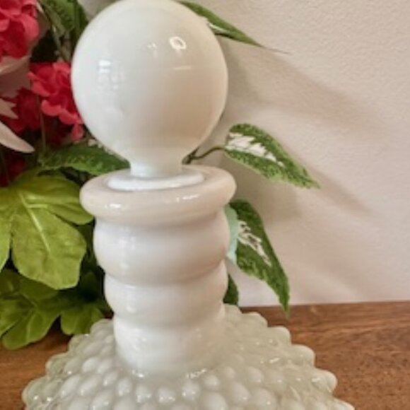 Fenton Hobnail Milk Glass Decanter Opalescent‎ Bottle Vintage Stopper Barware - Picture 3 of 6